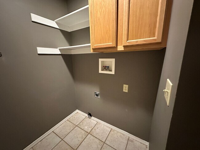 Foto del edificio - 301 Holly St