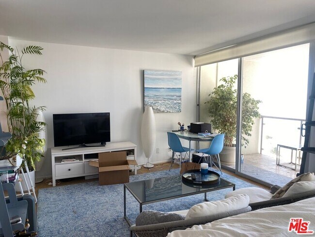 Foto del edificio - 201 Ocean Ave Ext