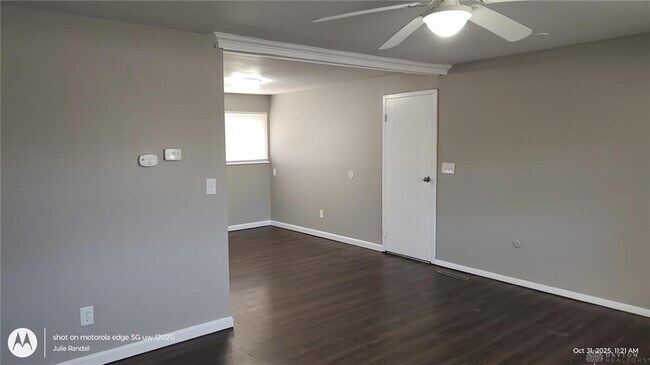 Foto del edificio - 5664 Tibet Dr