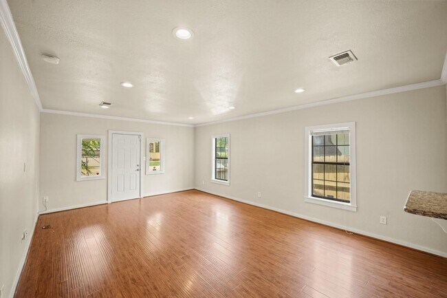 Foto del edificio - 608 Northwood St