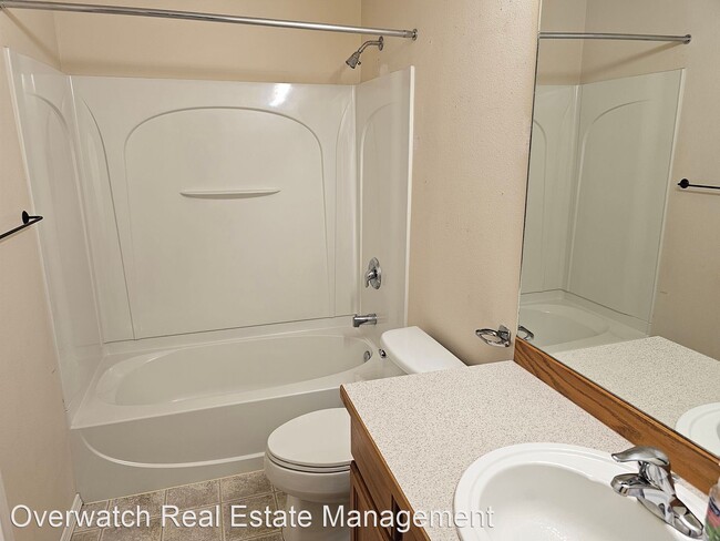 Foto del edificio - 2 br, 2 bath House - 1945 Bragaw Square Pl...