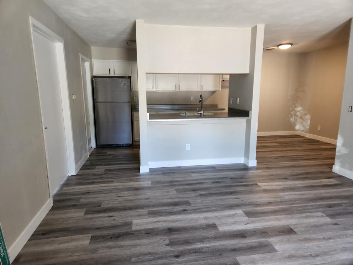 Foto principal - 1320 Riverside Dr