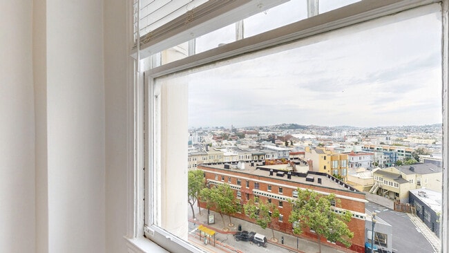 Building Photo - 19 Hermann St