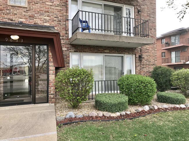 Building Photo - 9625 Ridgeland Ave