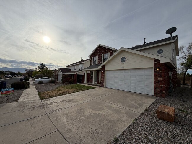 Foto del edificio - 3 Bedroom Home Available Near Paseo Del Norte Blvd NE & Rainbow Blvd NW!