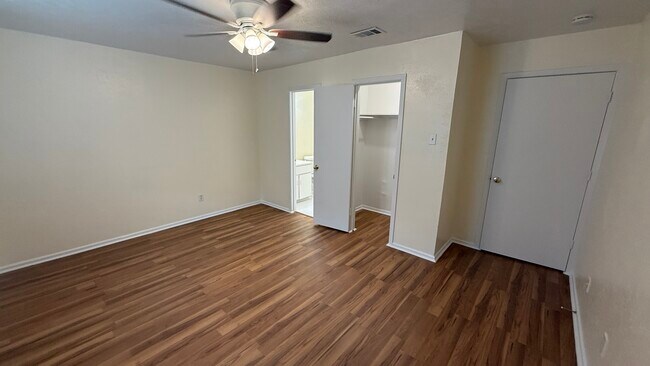 Dormitorio principal - 306 Rita Dr