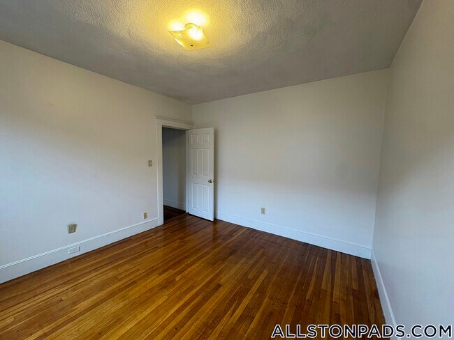 Foto del edificio - 11 Scottfield Rd