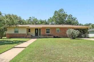 Building Photo - 4057 Stratford St