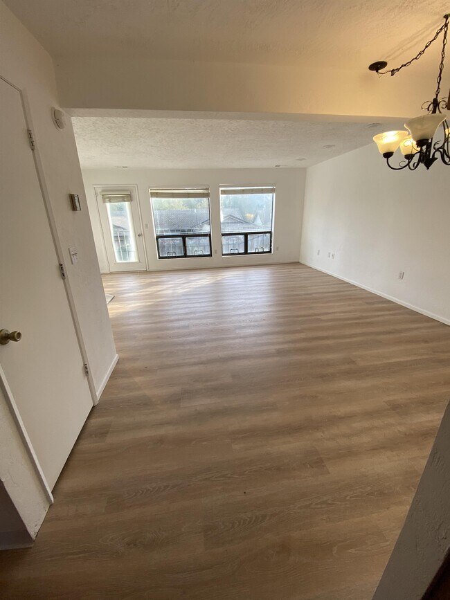 Foto del edificio - 4695 NE Windward Pl