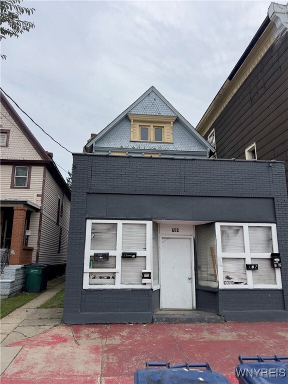 Building Photo - 602 West Ave