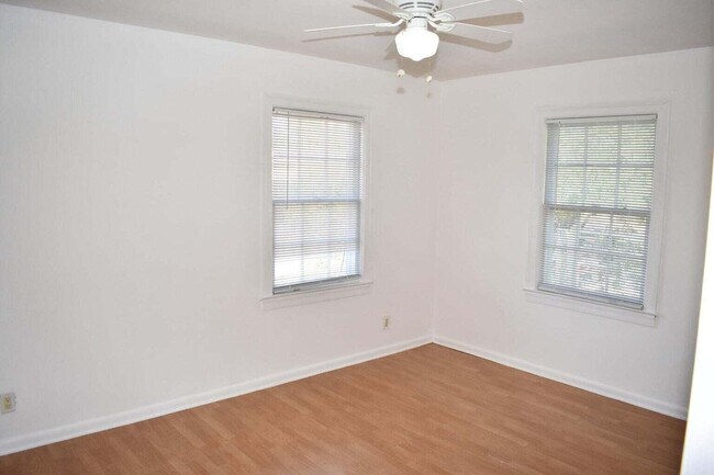 Building Photo - 940 Bignonia Rd