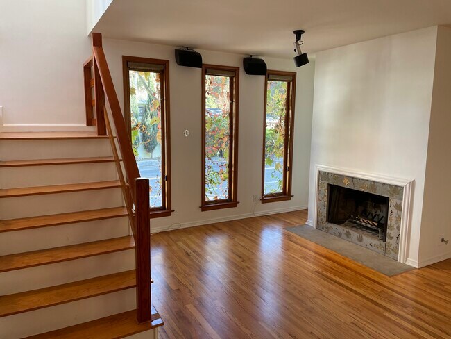 Living - 1739 N Beverly Glen Blvd