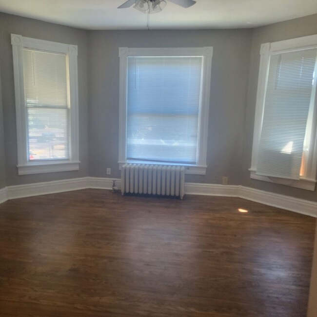 Foto del edificio - 221 E 11th St