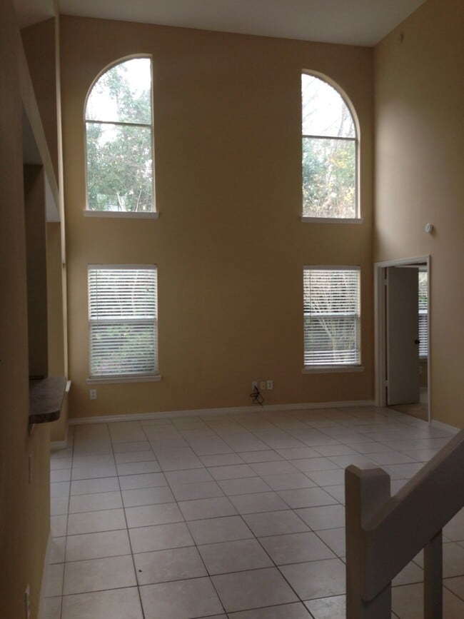 Foto del edificio - Gorgeous 4 BR Lake Mary home on Conservation lot - walking distance to Lake Mary HS