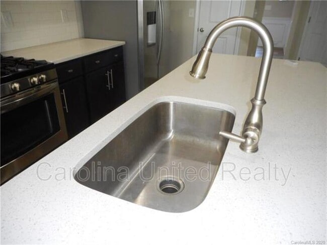 Foto del edificio - 13247 Savannah Point Dr