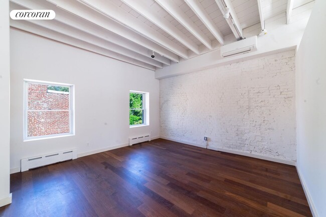 Building Photo - 160 Nevins St