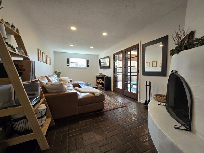 Foto del edificio - 1030 Don Diego Ave