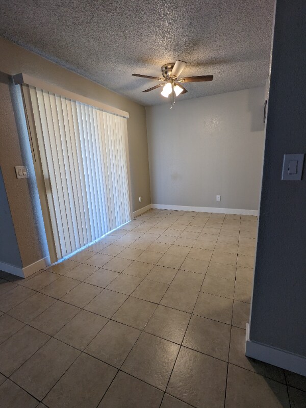 Foto del edificio - 815 N Peach Ave