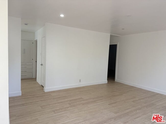 Building Photo - 1410 Maltman Ave