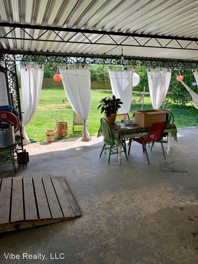 Building Photo - 3 br, 1 bath House - 126 Dellway Dr