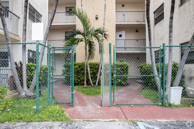 Foto del edificio - Guernica Condominium