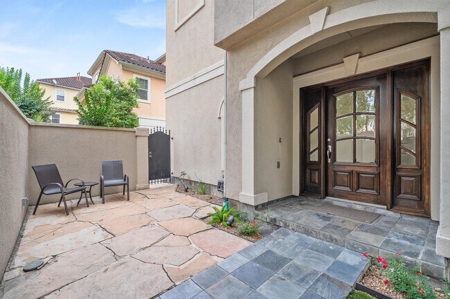 Building Photo - 5507 Val Verde St