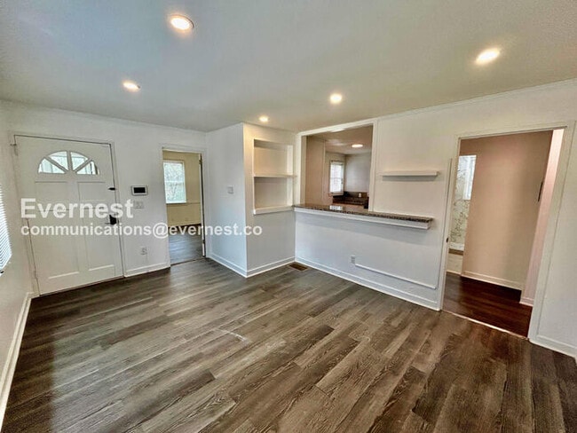 Foto del edificio - 1738 Duke Rd