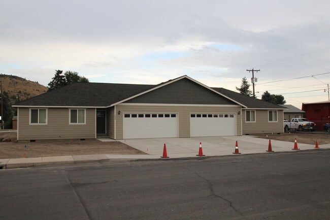 Foto del edificio - 851-887 NW 2nd St