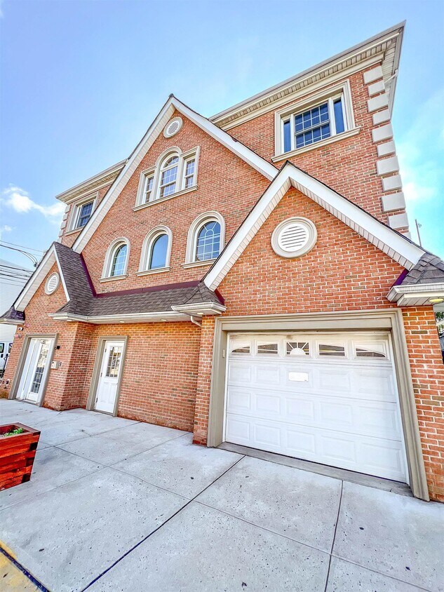 6708 Jackson St Unit 3, Guttenberg, NJ 07093 Condo for Rent in