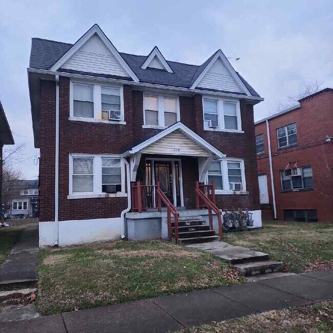 Building Photo - 714 Hazel St