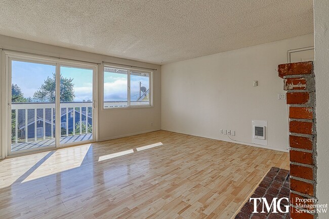 Foto del edificio - Cozy 2 bed 1 bath Pet Friendly Duplex in Camas