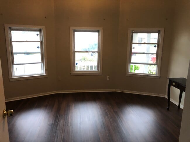 Building Photo - 167 Union Ave