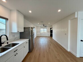 Building Photo - 607 Lemon Way