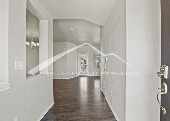 Building Photo - 3 bedroom, 2.5 bath Low-Maintenance Living with Mountain Views in Indigo Ranch