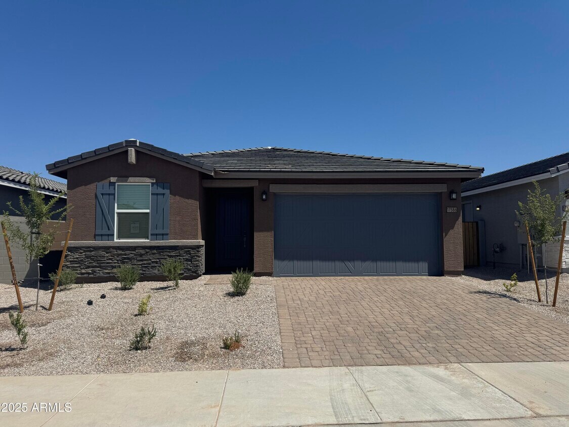 Foto principal - 17586 W Monroe St