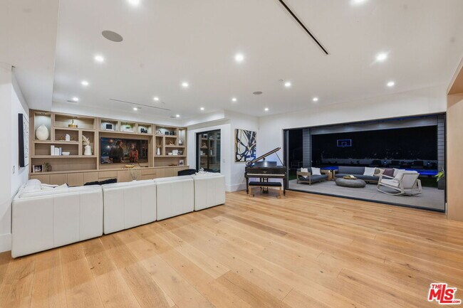 Foto del edificio - 16657 Oldham St