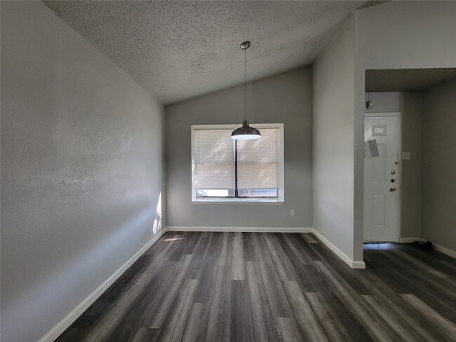 Building Photo - 10315 Limestone Dr