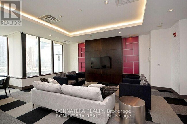 Photo du bâtiment - 326-4011-4011 Brickstone Mews
