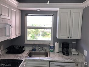 Building Photo - 225 Turtle Lake Ct