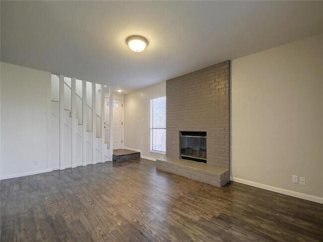 Building Photo - 600 Ramble Lane