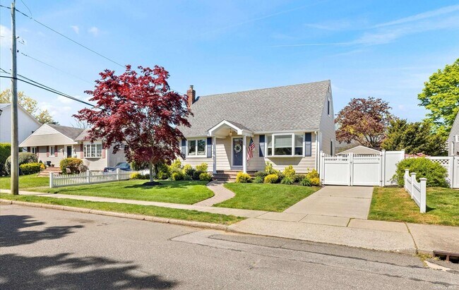 Building Photo - 796 Flowerdale Dr