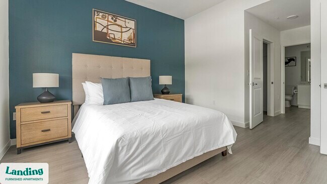 Foto del edificio - 7301 Lake Bank Lp