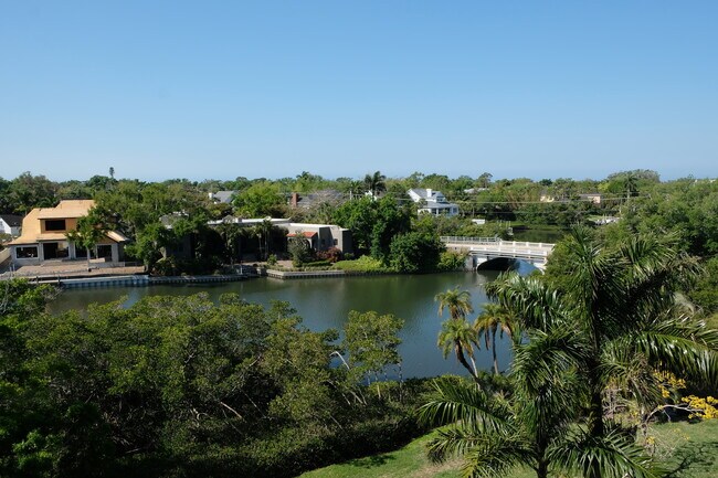 Foto del edificio - 835 S Osprey Ave