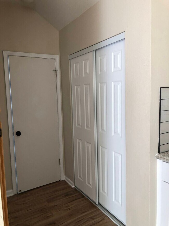 Foto del edificio - 401 Creekside Way