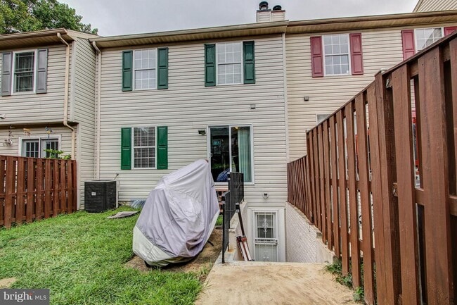 Foto del edificio - 12802 Carousel Ct