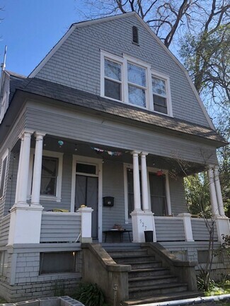 Building Photo - 527 Cherry St