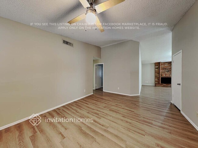 Building Photo - 8943 W Cinnabar Ave