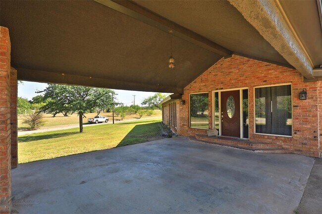 Building Photo - 1501 Edgewater Rd