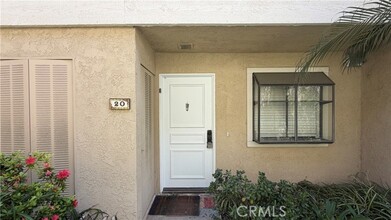 Building Photo - 20 Lakepines