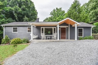 Building Photo - 5 E Keesler Ave